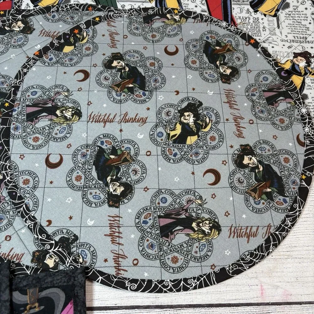 Hand Made Placemats Set of 7 HALLOWEEN Quilted Haunted Mansion Hocus Pocus Webs